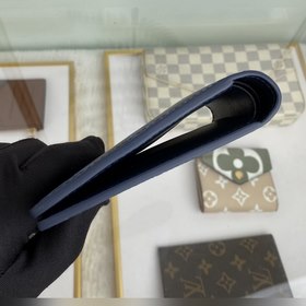 LV Многофункциональный кошелек Модель M80422  Данный кошелек Mu