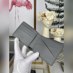LV Multiple Кошелек Модель M81383 Серый короткий кошелек  Новый 