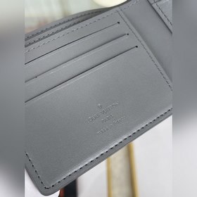 LV Multiple Кошелек Модель M81383 Серый короткий кошелек  Новый 