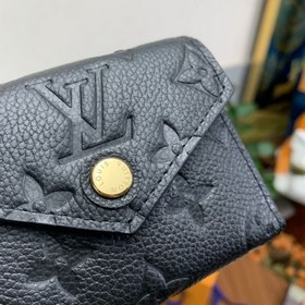 LV Zoé кошелек, модель M62935, черный Кошелек Zoé изготовлен из м