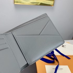LV Multiple кошелек, модель M81383, серый Кошелек Multiple из ко