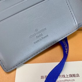 LV Multiple кошелек, модель M81383, серый Кошелек Multiple из ко