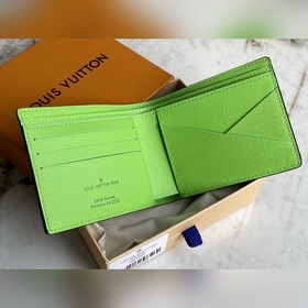LV Модель M81257 Кошелек для денег с коротким ремнем из серии Mon