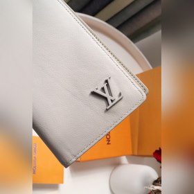 LV Aerogram Brazza Кошелек Модель M81153 Aerogram Brazza Кошелек