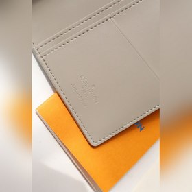 LV Aerogram Brazza Кошелек Модель M81153 Aerogram Brazza Кошелек
