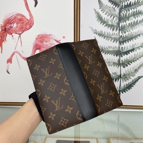 Кошелек LV Brazza, модель M69410 Этот кошелек Brazza выполнен из