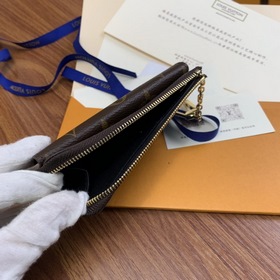 LV &nbsp; Модель M69431 Картодержатель RECTO VERSO для пожилы