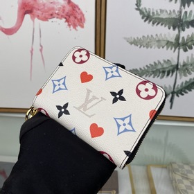 Louis Vuitton  Модель M80305 Белый Game On Холст Специальная в