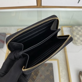 Louis Vuitton  Модель M80305 Белый Game On Холст Специальная в