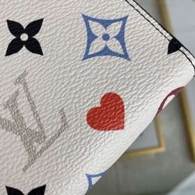 Louis Vuitton  Модель M80305 Белый Game On Холст Специальная в