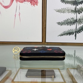 Louis Vuitton Модель M80305 Черный с цветными деталями  Game O