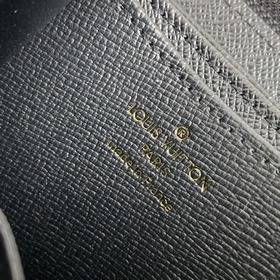 Louis Vuitton Модель M80305 Черный с цветными деталями  Game O