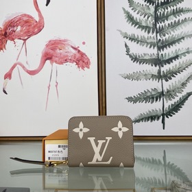Louis Vuitton, модель M69797, цвет абрикосовый, кожа бычка Эта м