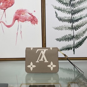 Louis Vuitton, модель M69797, цвет абрикосовый, кожа бычка Эта м