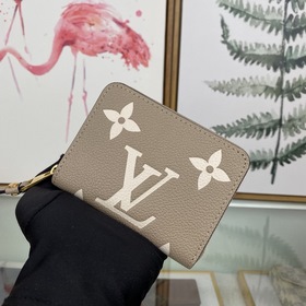 Louis Vuitton, модель M69797, цвет абрикосовый, кожа бычка Эта м