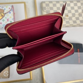 Louis Vuitton  Артикул M60740 Пурпурный кожа Классическая модел