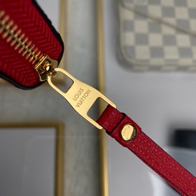 Louis Vuitton Артикул M60740 Ярко-красный Кожа Этот классическ