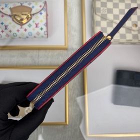 Louis Vuitton, модель M60740, кожа Этот классический кошелек Zipp
