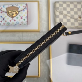 Louis Vuitton, модель M60574, черный, кожа Эта классическая модел