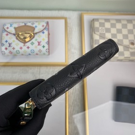 Louis Vuitton, модель M60574, черный, кожа Эта классическая модел