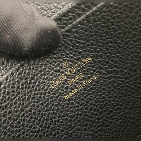 Louis Vuitton, модель M60574, черный, кожа Эта классическая модел