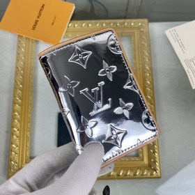 LV Модель M80805 Серебристый зеркальный кошелек из серии SLENDER 