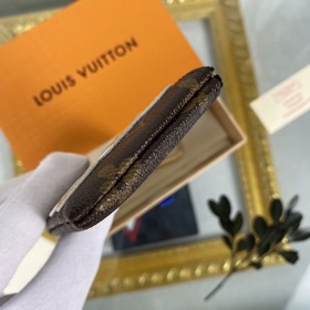 LV Модель： M62650 Коги Маленький кошелек Элегантный и практичный 