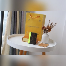LV Модель M80779 Кошелек для мелочи в форме сумки Этот универсаль