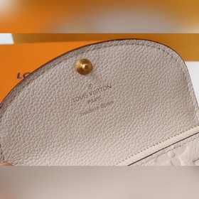LV Кошелек для мелочи Модель M41939 Тиснение Компактный, но чрезв