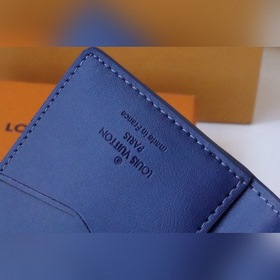 LV Карманный кошелек Модель M81413 Этот карманный кошелек с отпе