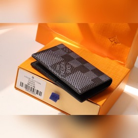 LV Карманный кошелек Модель N60441 Этот карманный кошелек изготов