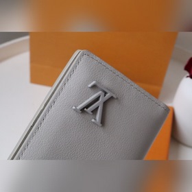 LV модель M81028 Многофункциональный кошелек в форме сумки Этот
