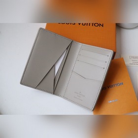 LV модель M81028 Многофункциональный кошелек в форме сумки Этот