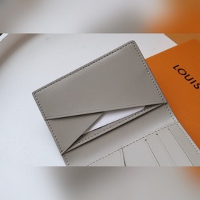 LV модель M81028 Многофункциональный кошелек в форме сумки Этот