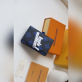 LV Модель M80798 Кошелек для мелочи виде сумки Этот универсальны