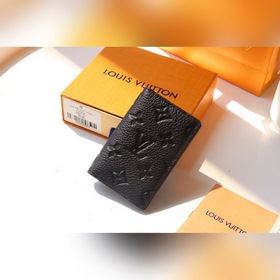 LV Карманный кошелек Модель M69044 Этот карманный кошелек изгото