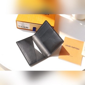 LV Карманный кошелек Модель M69044 Этот карманный кошелек изгото