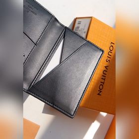 LV Карманный кошелек Модель M69044 Этот карманный кошелек изгото