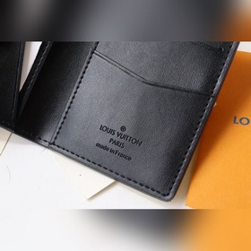 Кошелек LV с карманом для мелочи, модель M81470 Изготовлен из зер