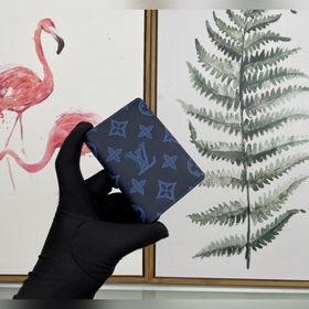 LV Кошелек для мелочи Модель M80421 Этот карманный кошелек с тис