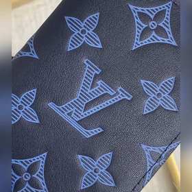 LV Кошелек для мелочи Модель M80421 Этот карманный кошелек с тис