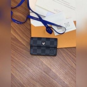 LV Модель M60729 Кошелек Monogram Black Элегантный и практичный к