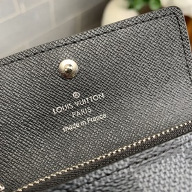 LV Модель M60729 Кошелек Monogram Black Элегантный и практичный к