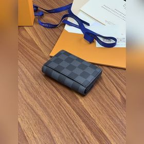 LV Модель M60729 Кошелек Monogram Black Элегантный и практичный к
