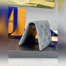 LV Карманный кошелек Модель M81382 Серый Этот карманный кошелек 