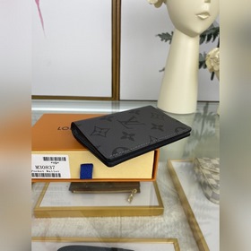 LV Карманный кошелек Модель M30837 Карманный кошелек  Этот карма