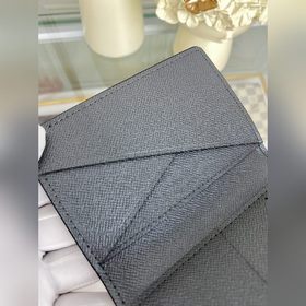 LV Карманный кошелек Модель M30837 Карманный кошелек  Этот карма