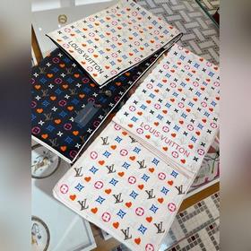 LV Ранневесенняя серия шелковых платков «GAME ON» Дизайн этого ша