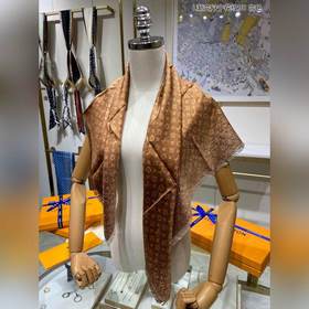 LV L Градиентный деним с цветочным узором 90 Шелковый платок 100