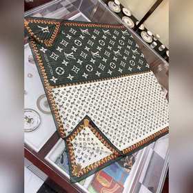 Длинный шарф из шелка серебряным узором LV. 100% шелк высшего кач